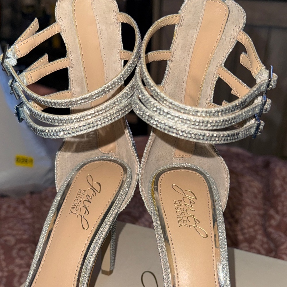Elegant Silver Strappy Heels - Picture 4 of 8